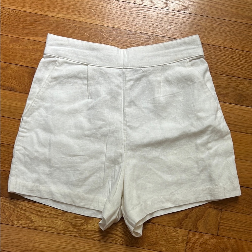 Abercrombie & Fitch High Waist White Shorts